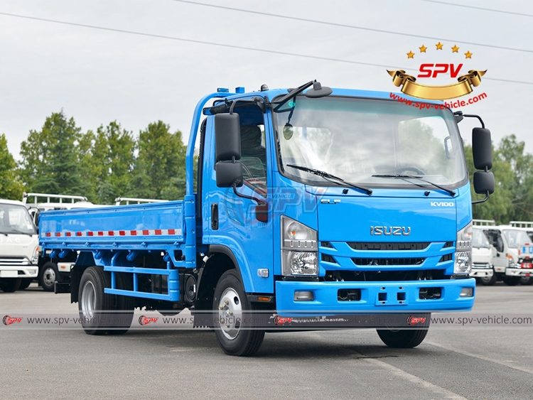 ISUZU Goods Truck - Front Right Side